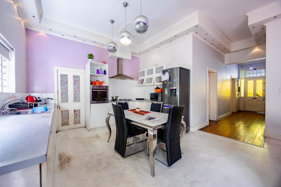 6 Bedroom Property for Sale in Woodstock Western Cape